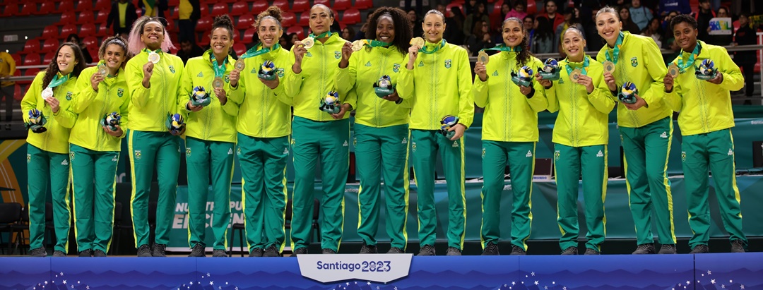 Equipe de basquete feminino no topo do pódio pela segunda vez consecutiva nos Jogos Pan-Americanos. Foto: Miriam Jeske/COB