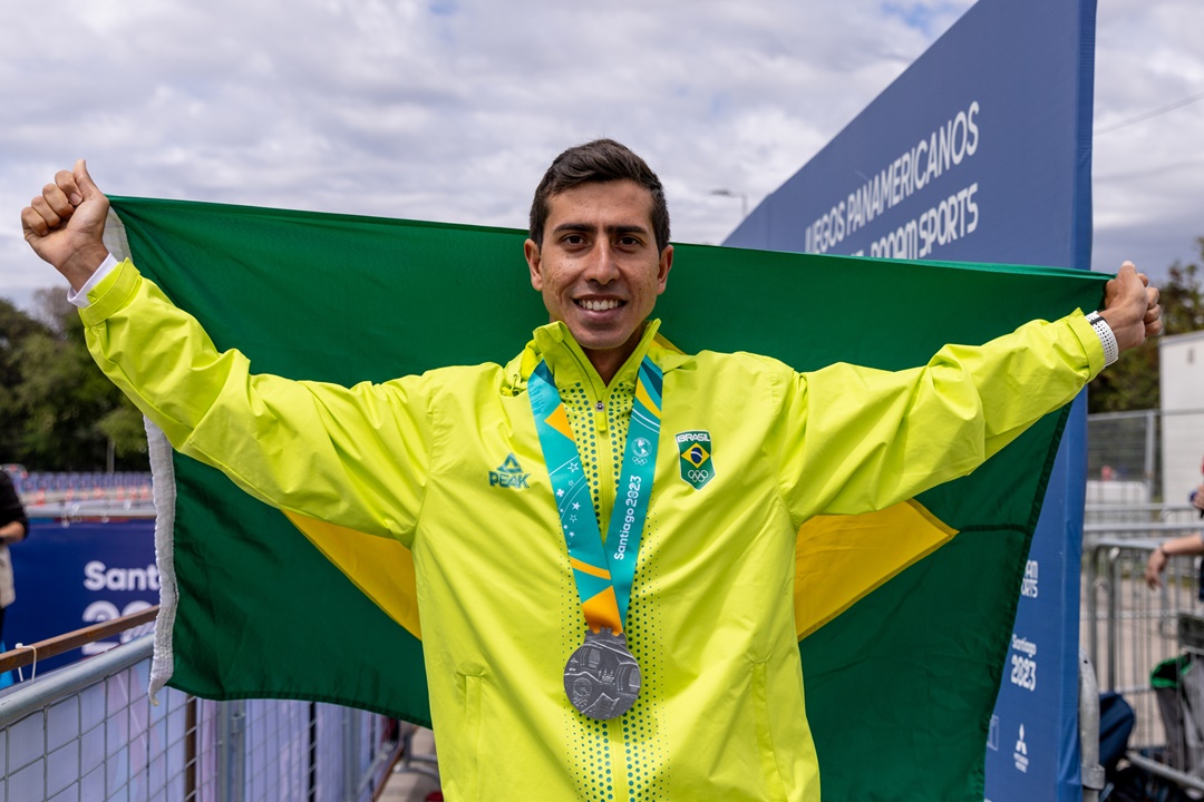 Prata em Santiago representa o terceiro pódio consecutivo de Caio Bonfim em Jogos Pan-Americanos. Foto: Miriam Jeske / COB