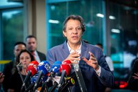 Haddad: novo limite para juros do cartão de crédito começa a valer em janeiro