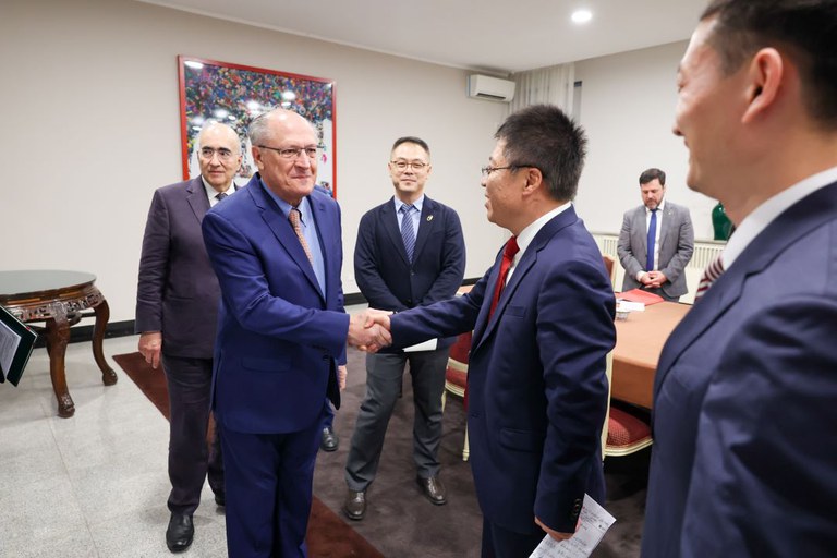 Sinovac vai investir US$ 100 milhões em produção de imunobiológicos e terapias avançadas no Brasil