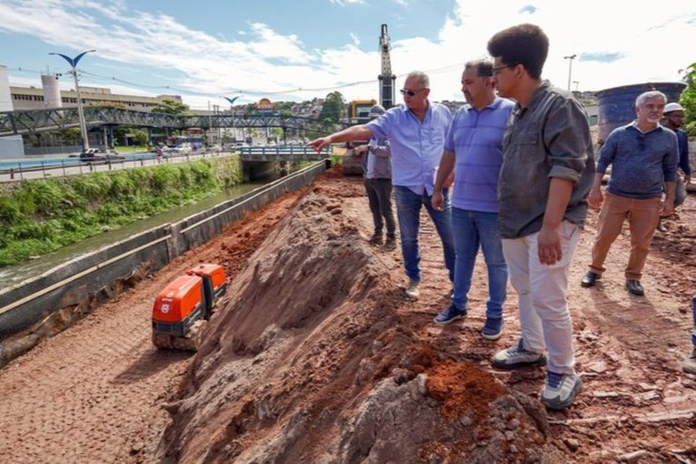 obra de contenção de encostas em Mauá.jpg