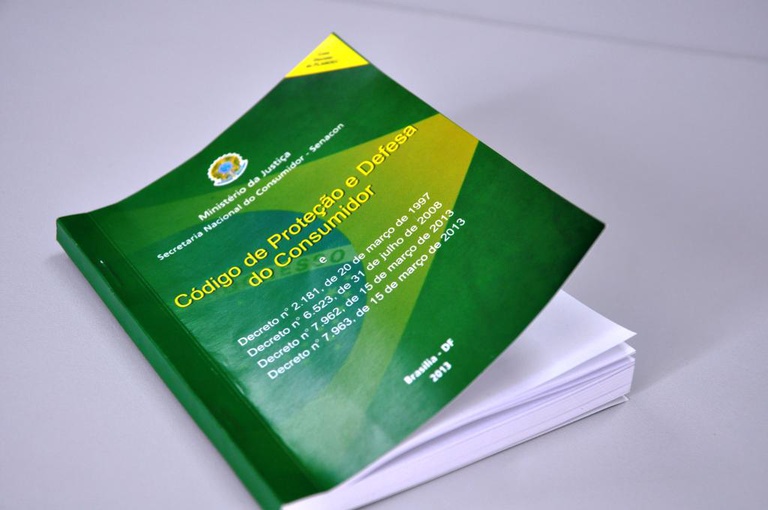 Código de Defesa do Consumidor ganha versões acessíveis para pessoas com deficiência e com baixo letramento