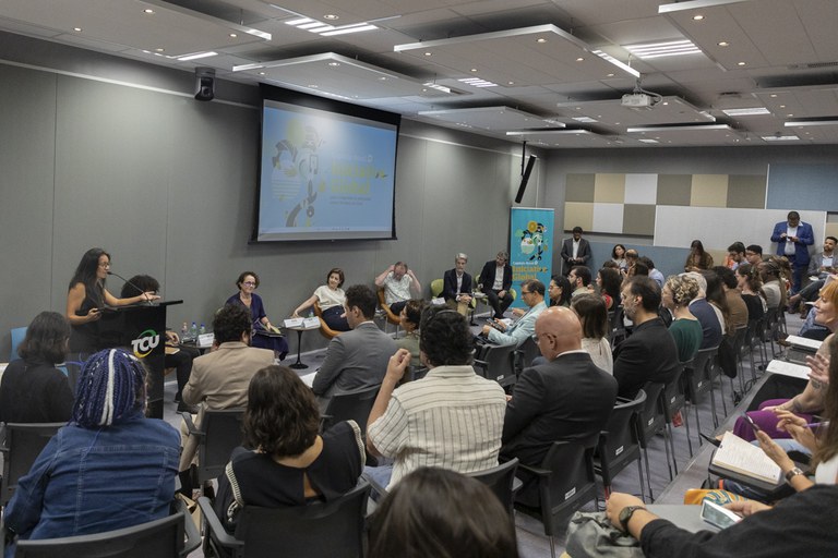 Governo apresenta rede que une sociedade civil e órgãos internacionais para proteger o debate climático