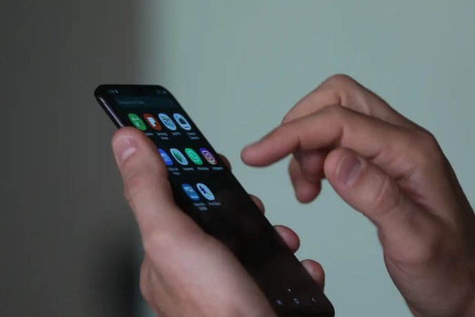 CELULAR.jpeg