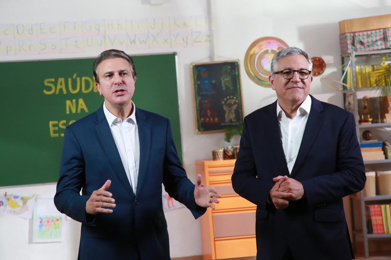 Ministros da Educação e da Saúde falam em rede nacional sobre vacinação nas escolas