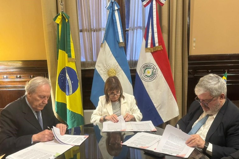 Acordo de cooperação policial entre Brasil, Argentina e Paraguai visa reforçar segurança na Tríplice Fronteira