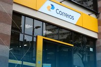 Correios amplia acesso a aposentados e pensionistas do INSS para consulta e contestação de descontos indevidos