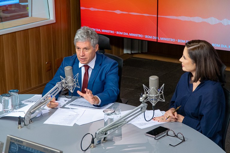 Ministro Paulo Teixeira apresenta ações para fortalecer agricultura familiar