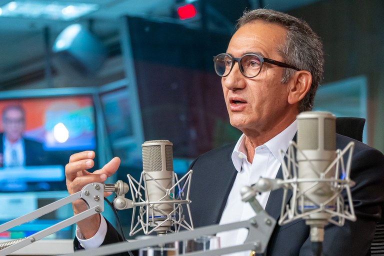 Waldez no Bom Dia.jpg