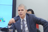 Ministro Sidônio Palmeira participa de audiência na Câmara dos Deputados