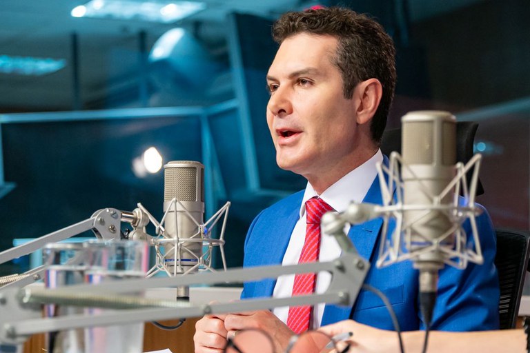 Jader no Bom Dia.jpg