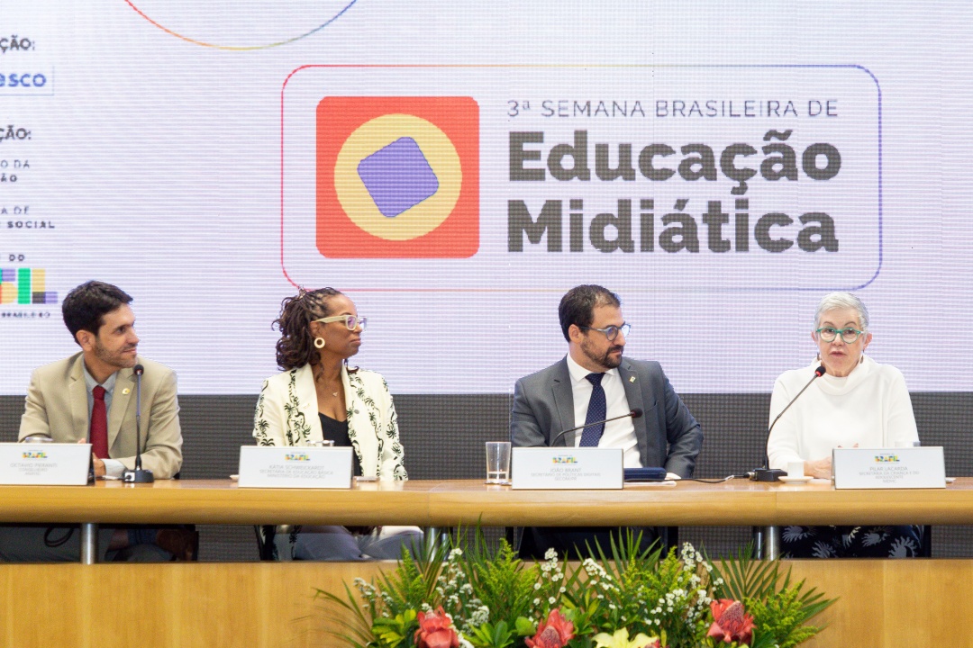 28102025_semana_educacao_midiatica.jpg