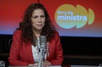 Esther Dweck destaca avanços do governo na transformação do Estado e aborda a reforma administrativa