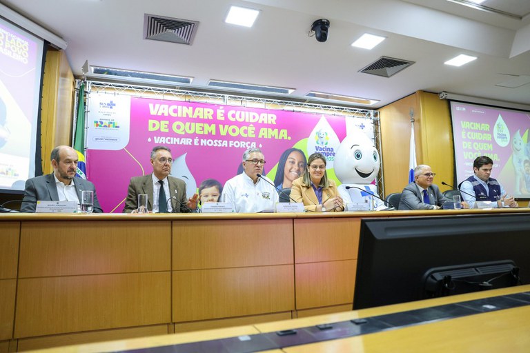 Coletiva campanha de vacinação.jpg