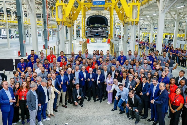 Inauguração de fábrica BYD.jpg