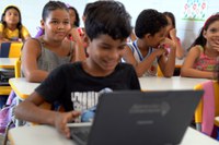 Conectividade adequada já chega a 70% das escolas públicas do Brasil