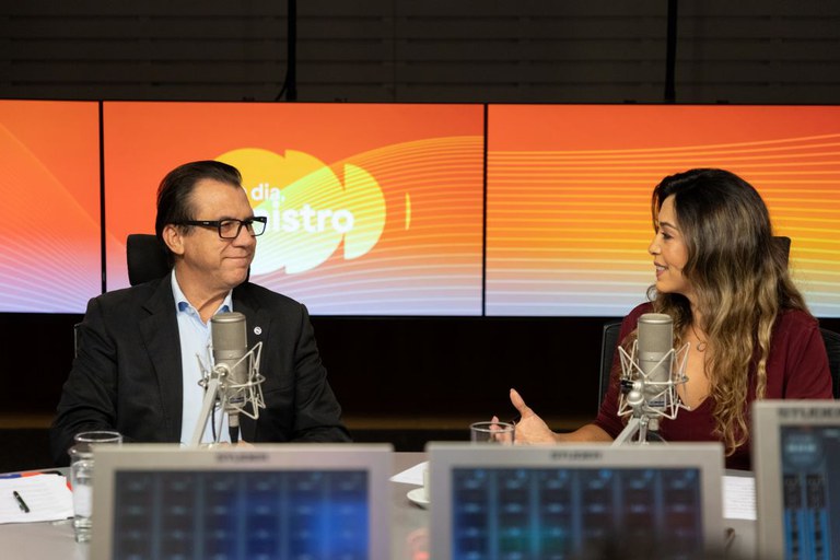 Valorização do salário mínimo e isenção do IR injetarão R$ 110 bi na economia em 2026, afirma Luiz Marinho