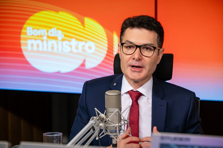 Jader Filho: governo estuda novo modelo para reduzir tarifas e ampliar acesso ao transporte público