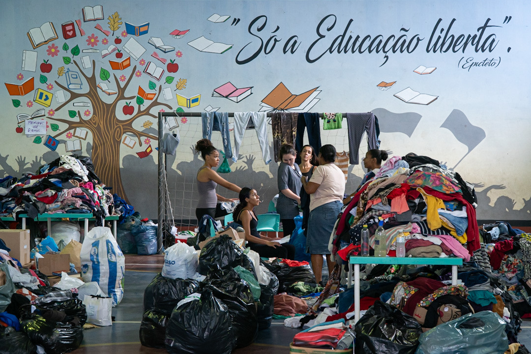 A Escola Municipal Vereador Raymundo Hargreaves, em Juiz de Fora, foi transformada temporariamente em abrigo e recebeu apoio da Força de Proteção do Sistema Único de Assistência Social (ForSUAS). Foto: Diego Campos/Secom-PR