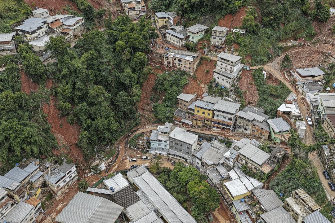 Iniciativa vai reunir especialistas e representantes de instituições de saúde para coordenar e monitorar o envio de equipe e insumos para atendimento aos moradores das áreas impactadas pelas enchentes
