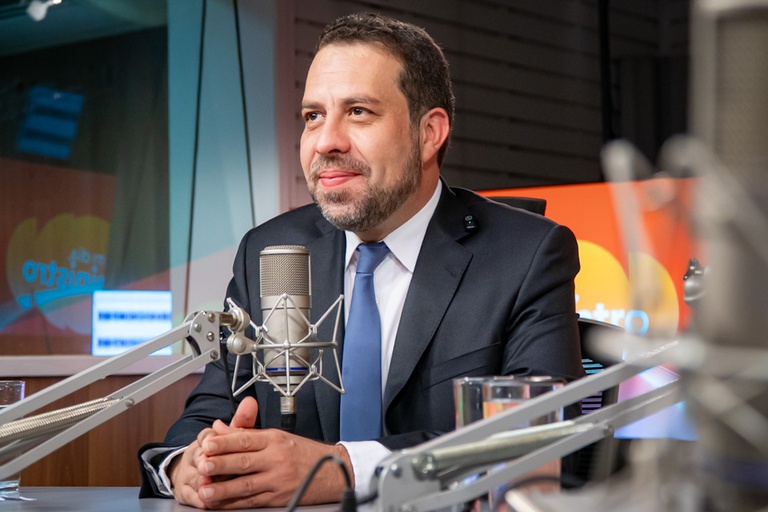 Guilherme Boulos: “Defender a família é defender o fim da escala 6x1. Tempo para ficar com a família”