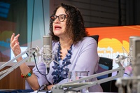 Luciana Santos: “A visibilidade é o que inspira meninas a percorrerem as  carreiras científicas”