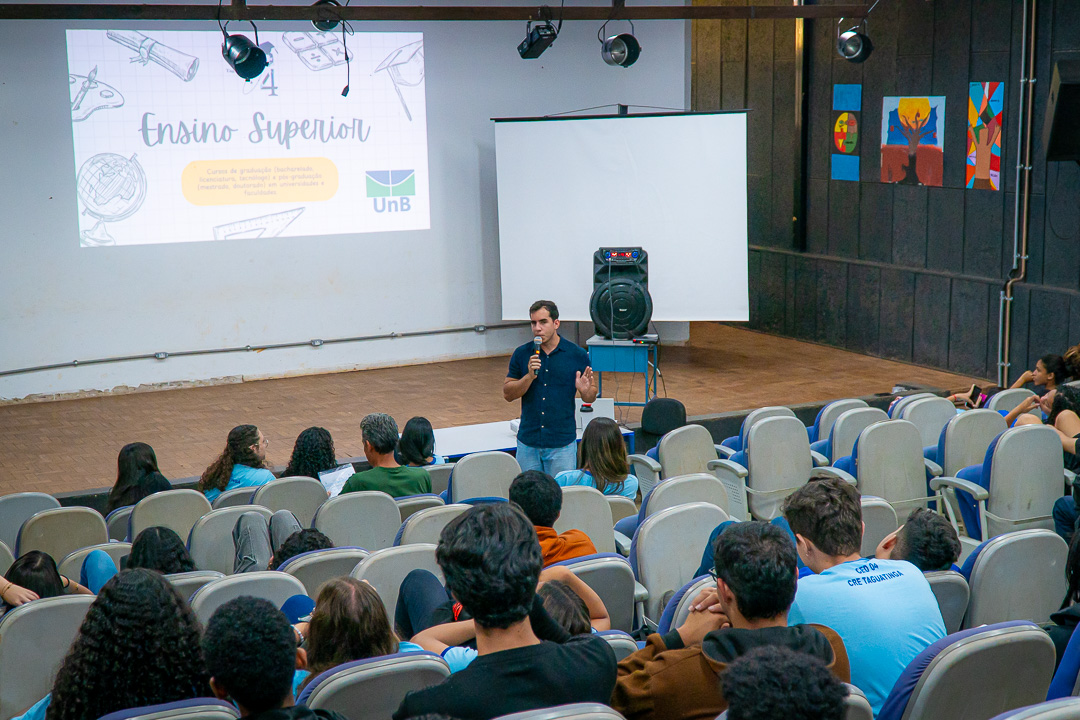 Coordenador do Ensino Médio: Matheus Coimbra