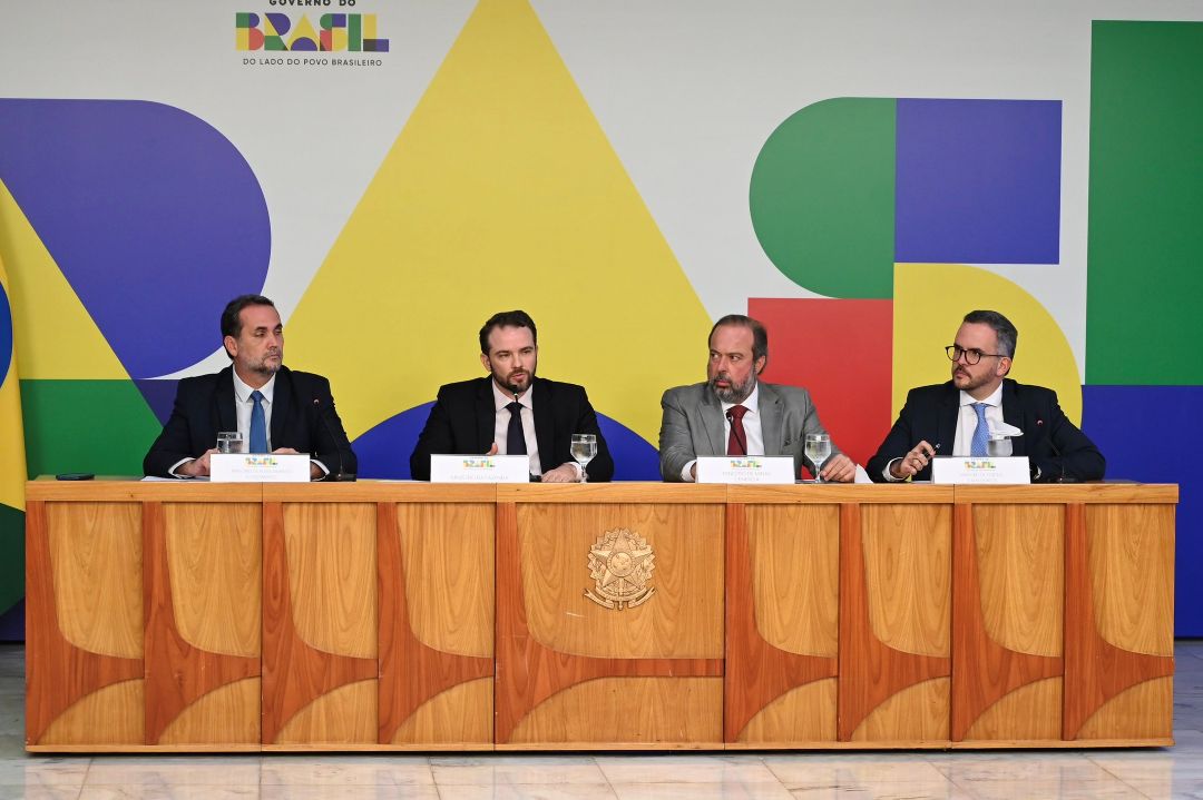 Em coletiva de imprensa nesta segunda-feira (6), ministros detalharam medidas que geram um novo alívio para os consumidores e os setores produtivos brasileiros, reduzindo os efeitos internos causados pela guerra