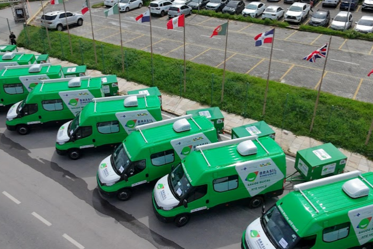 Governo do Brasil anuncia R$ 400 milhões em investimentos para o Ceará e estado recebe primeiros veículos para transporte intermunicipal de pacientes