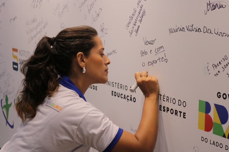 Profissionais que vão atuar no SUS são capacitados pelos ministérios do Esporte e da Educação