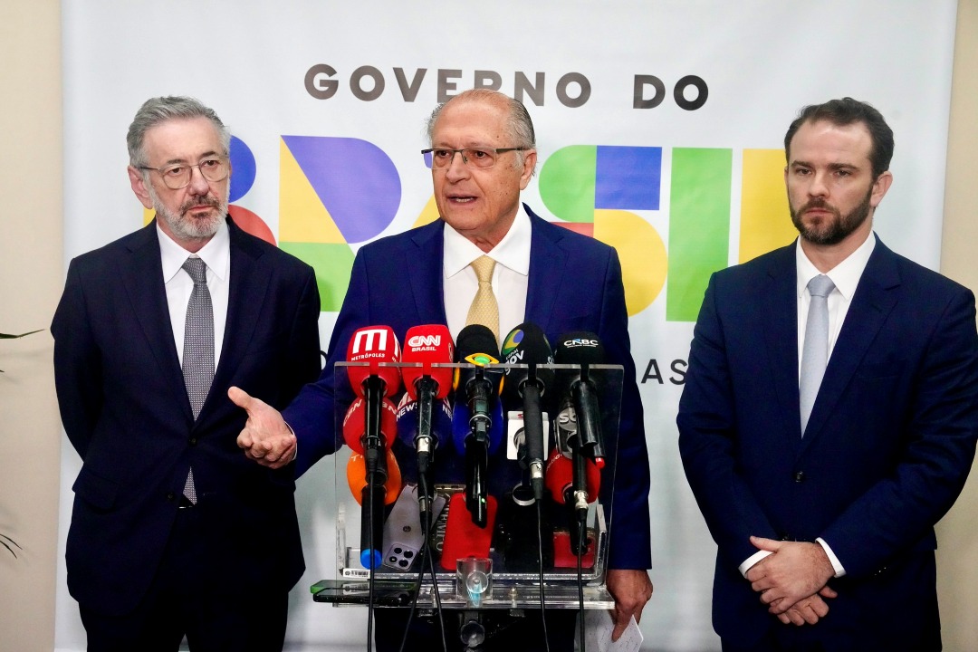 Em entrevista coletiva nesta terça-feira (2/6), vice-presidente e ministros Márcio Elias Rosa e Dario Durigan rebateram os argumentos dos Estados Unidos, ressaltaram que o PIX não está na mesa de negociação e criticaram a ação eleitoreira da oposição