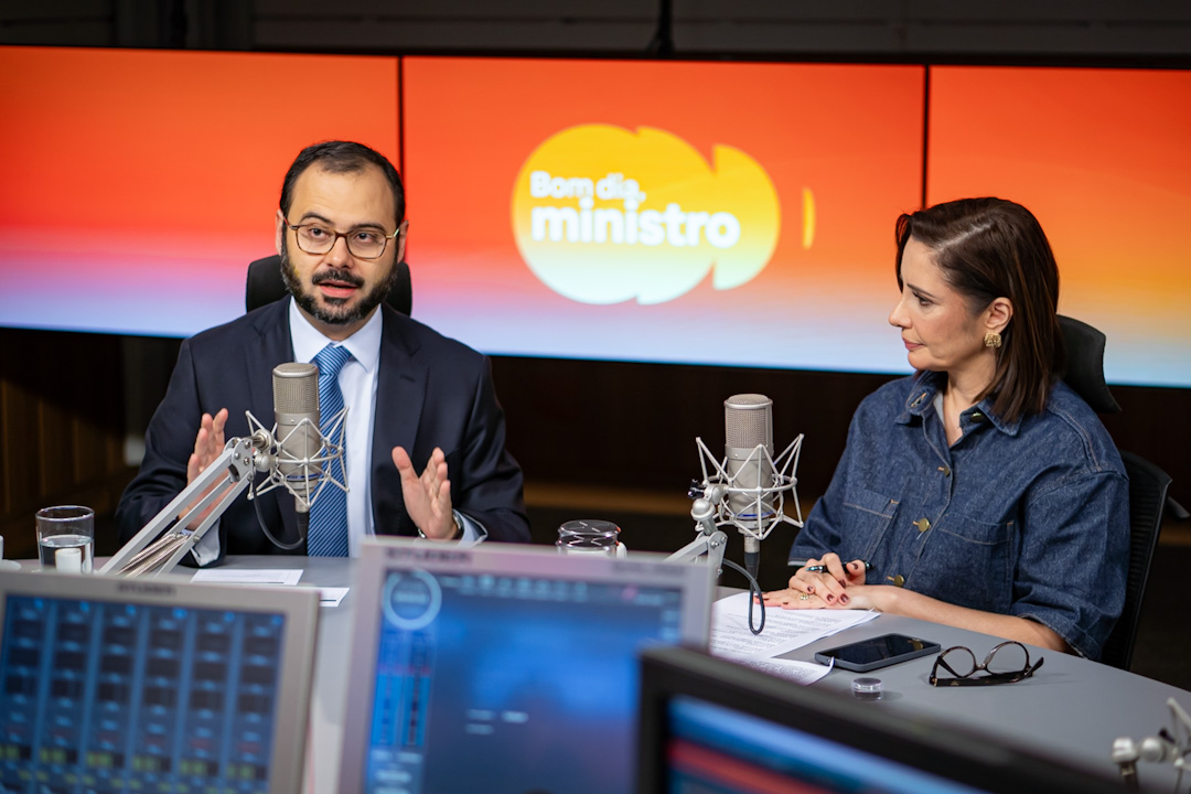 Titular da pasta do Empreendedorismo, da Microempresa e da Empresa de Pequeno Porte falou sobre novidades para os MEIs que devem ser anunciadas em breve, como expansão da Contrata+Brasil e aumento do teto