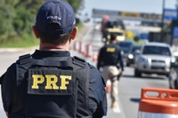 Maior ação da história da PRF apreende 26 fuzis no Paraná