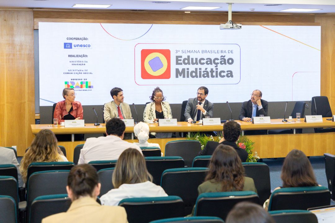 Abertura da 3ª SBEM celebra parcerias estratégicas e debate uso crítico da tecnologia