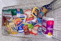 Com salário mínimo maior e cesta mais barata, Salvador registra queda de 0,64% no custo dos alimentos em um ano