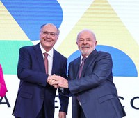 "A reindustrialização é essencial para a retomada do desenvolvimento sustentável”, diz Alckmin