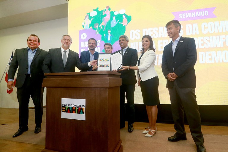 Anúncio da chegada do sinal digital da TVE e TV Educa BA