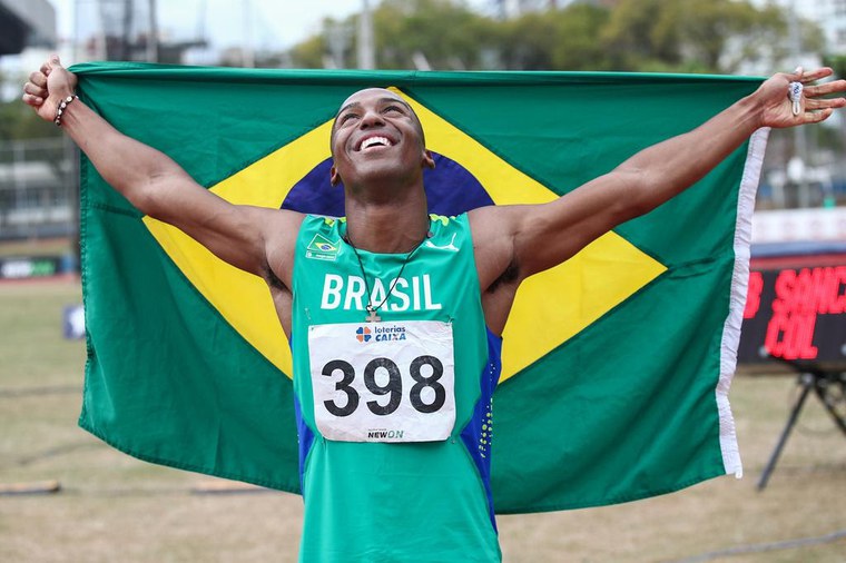 Erik Cardoso: o primeiro brasileiro a correr os 100m abaixo de 10s. Foto: Wagner Carmo/CBAt