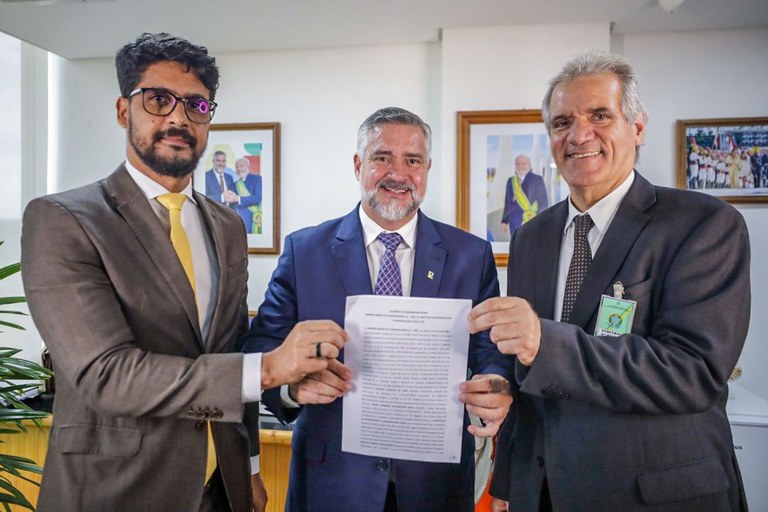 Paulo Pimenta EBC Cuba.jpg