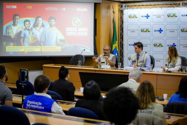 Vacinação dengue.jpg