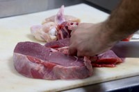 Aumento na produção de carnes em 2024 garante abastecimento interno e exportações