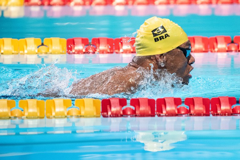 Gabriel Araujo, da natação paralímpica