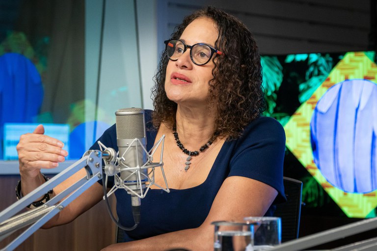 Bom dia, Ministra com Luciana Santos