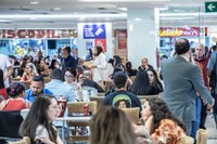 Setor de Serviços avança 0,8% e retoma crescimento em fevereiro