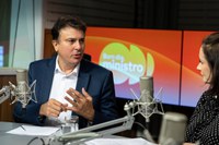 Camilo Santana anuncia duas novidades: o MEC Enem e o MEC Livros