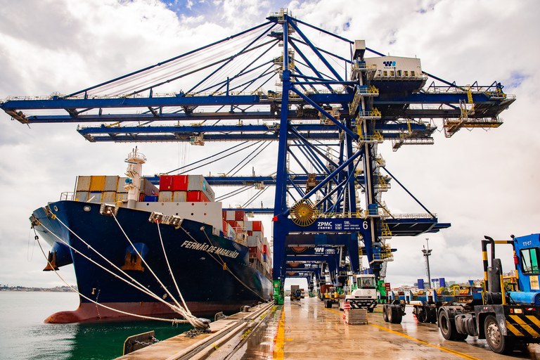 Portos do país celebram melhor resultado mensal da história: 124,7 milhões de toneladas