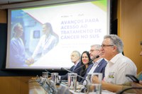 Governo cria auxílio de transporte, alimentação e hospedagem para pacientes de radioterapia
