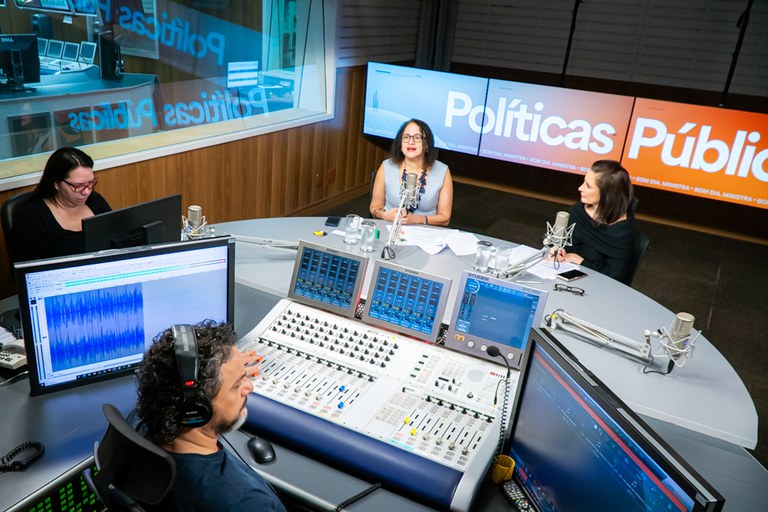 Ministra celebra vacina 100% brasileira para Covid-19 e expansão recorde de bolsas do CNPq