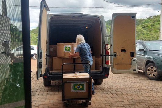 Governo do Brasil entrega kits de medicamentos e insumos para atender vítimas do tornado no Paraná