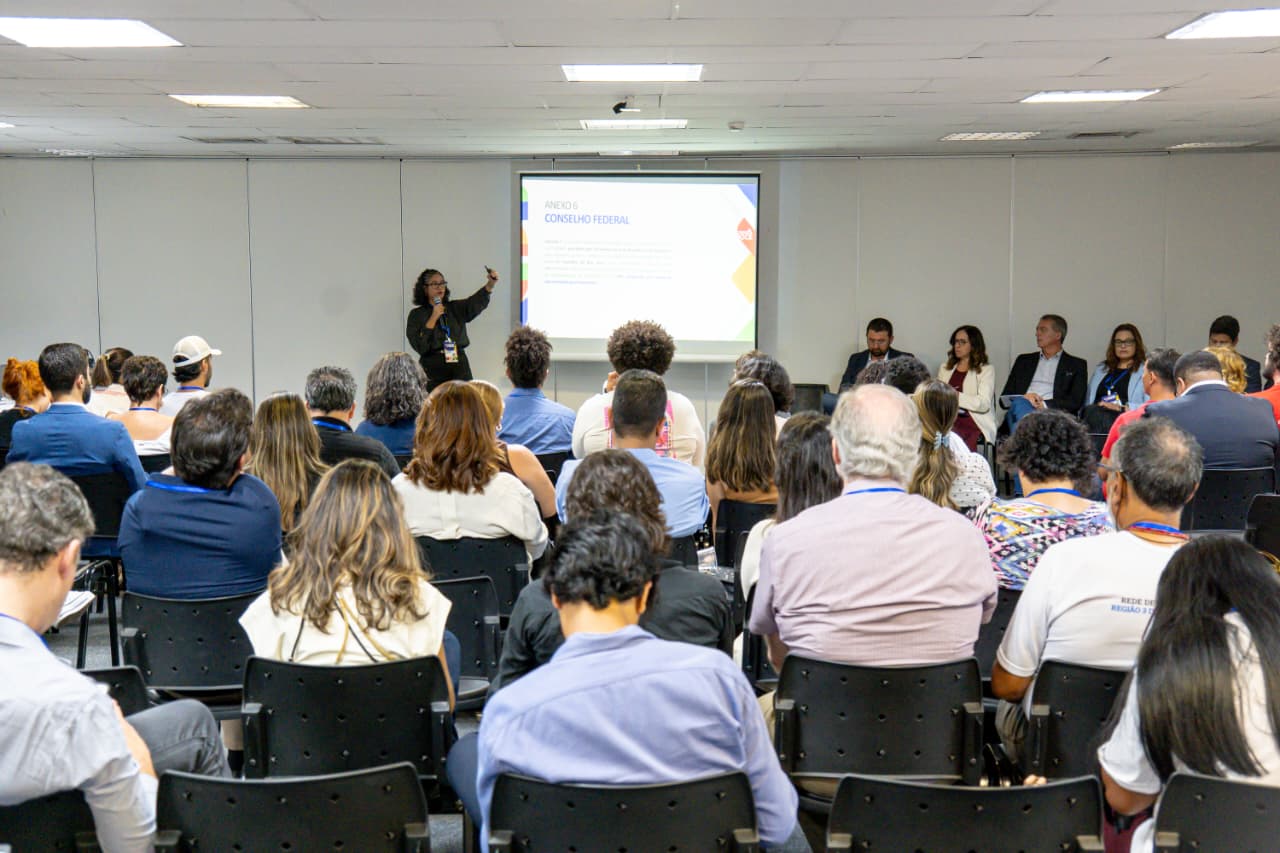 Evento reúne gestores municipais e representantes do Governo do Brasil para discutir ações integradas de reparação nos territórios impactados pelo rompimento da barragem de Fundão